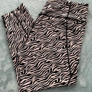 Victoria Sport Athletic Leggings 3/4 length